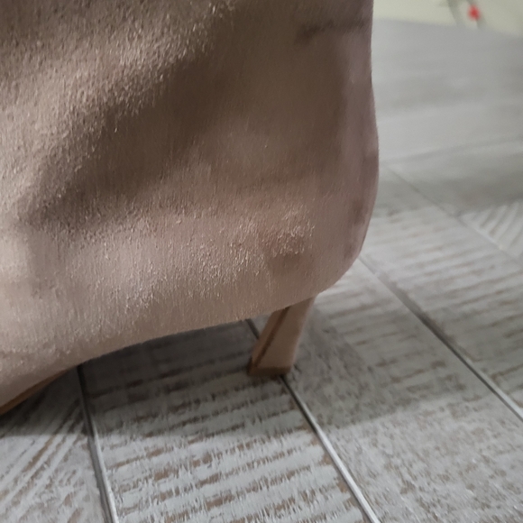 Steve Madden Lavan Women's 9.5 M Boots Taupe Suede Kitten Heels - Picture 3 of 11